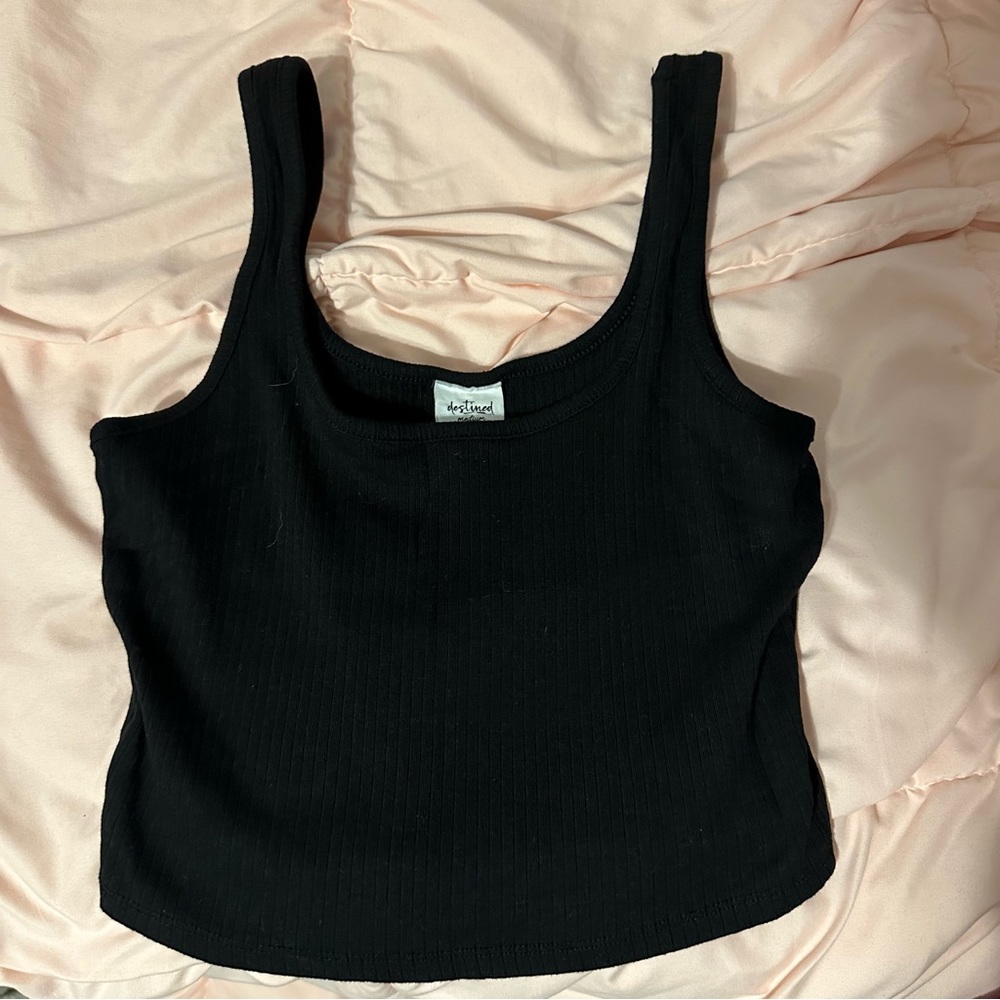 basic black tank — medium